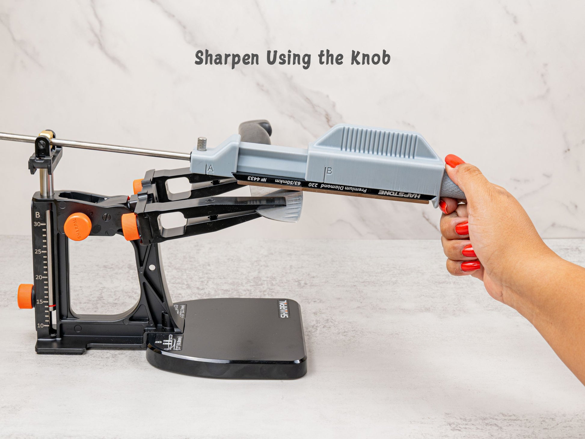 Textured rear knob provides another gripping option while sharpening. The knob can also be used to tighten the holder around compatible third party stones.