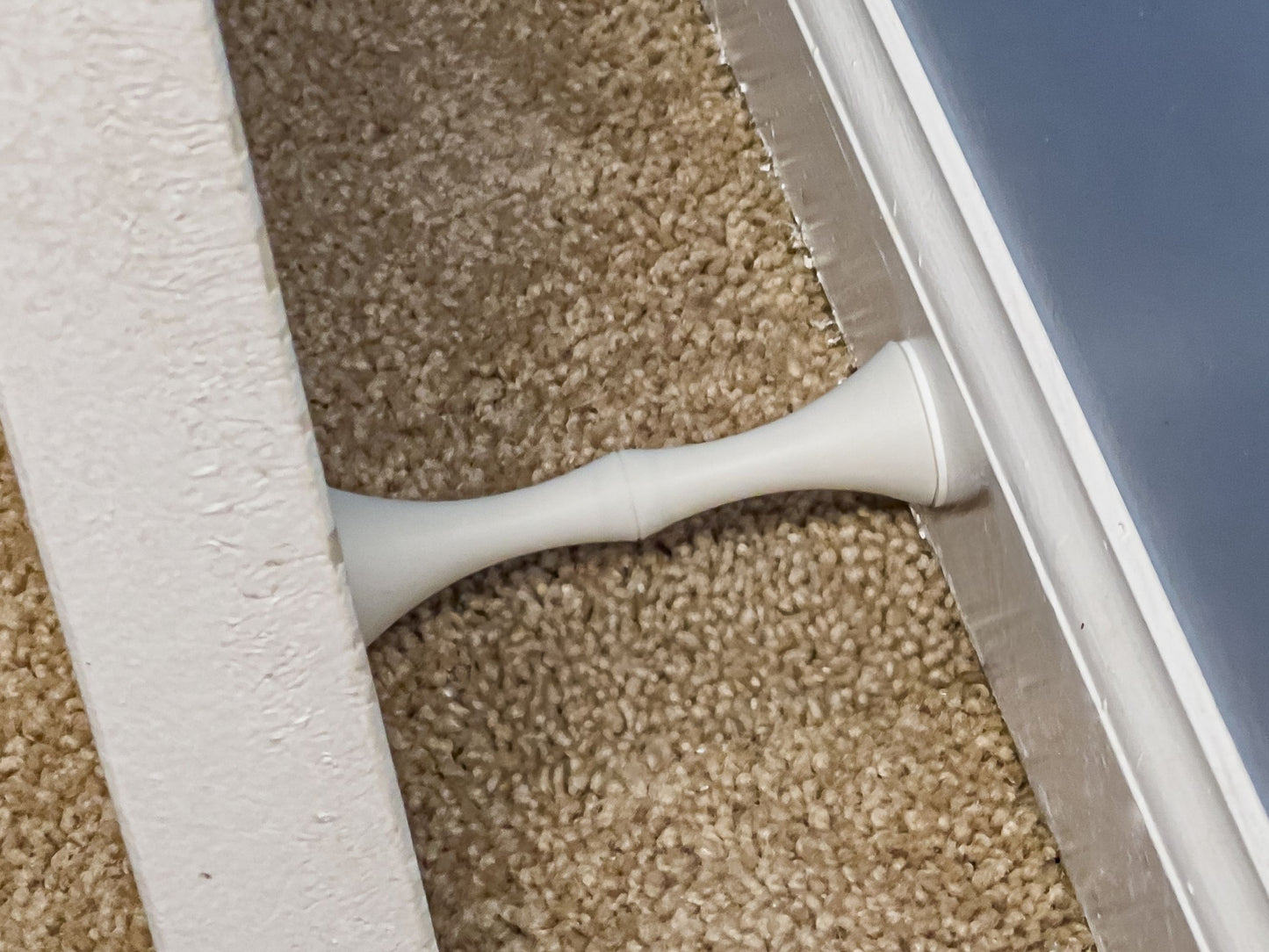 Magnetic Door Holder with Smooth Cylindrical Design